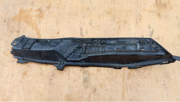 Suzuki Burgman 250 - 400 (merci lámpás) hátsó taposó balos