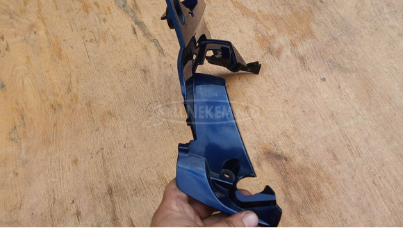 Suzuki Burgman 250 - 400 (merci lámpás) háttámla burkolat kék