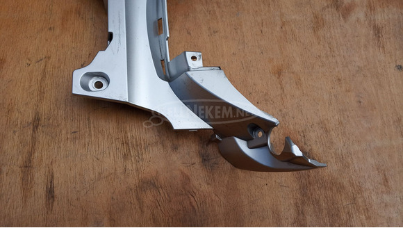 Suzuki Burgman 250 - 400 (merci lámpás) háttámla burkolat ezüst - 3/10