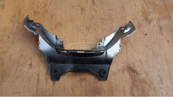 Suzuki Burgman 250 - 400 (merci lámpás) háttámla burkolat ezüst - 5/10