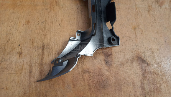 Suzuki Burgman 250 - 400 (merci lámpás) háttámla burkolat ezüst - 6/10