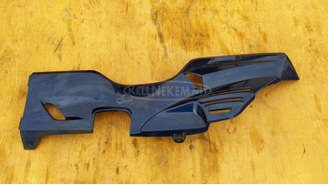 Suzuki Burgman 250 - 400 (merci lámpás) taposó alatti idom balos kék