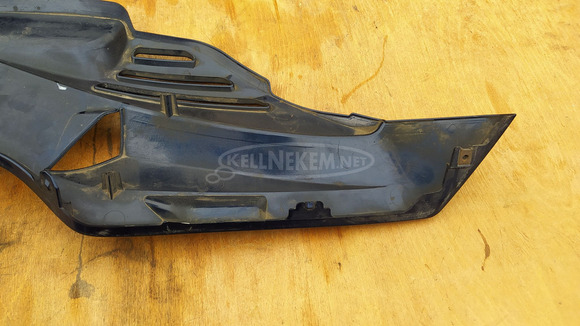 Suzuki Burgman 250 - 400 (merci lámpás) taposó alatti idom balos kék