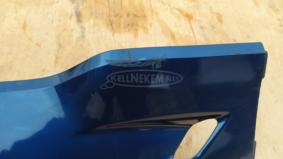 Suzuki Burgman 250 - 400 (merci lámpás) taposó alatti idom jobbos kék - 9/10