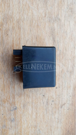 Suzuki Burgman 250 - 400 (merci lámpás) index relé kombinált relé