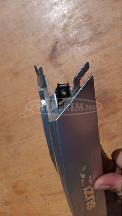 Suzuki Burgman 250 - 400 (merci lámpás) közép idom felső - 6/7