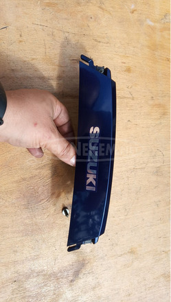 Suzuki Burgman 250 - 400 (merci lámpás) közép idom felső kék