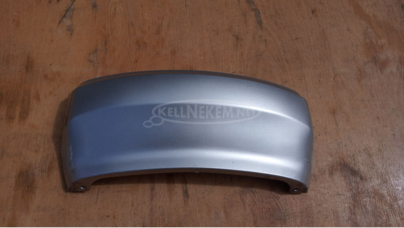 Suzuki Burgman 250 - 400 (merci lámpás) közép idom alsó - 2/9