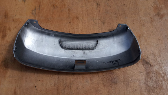 Suzuki Burgman 250 - 400 (merci lámpás) közép idom alsó - 5/9