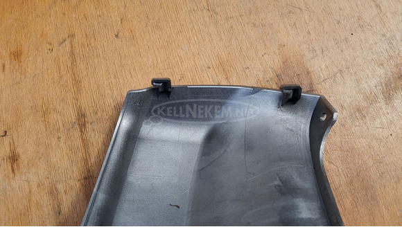 Suzuki Burgman 250 - 400 (merci lámpás) közép idom alsó - 7/9