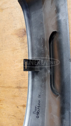 Suzuki Burgman 250 - 400 (merci lámpás) közép idom alsó - 8/9