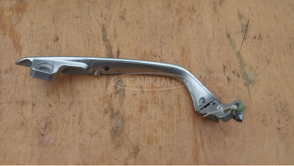 Suzuki Burgman 250 - 400 (merci lámpás) hátsó kapaszkodó jobbos - 1/6