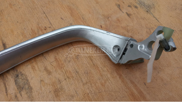 Suzuki Burgman 250 - 400 (merci lámpás) hátsó kapaszkodó jobbos - 3/6