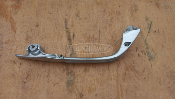 Suzuki Burgman 250 - 400 (merci lámpás) hátsó kapaszkodó jobbos - 4/6