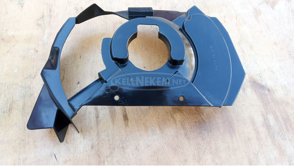 Suzuki Burgman 250 - 400 (merci lámpás) első villa körüli műanyag - 3/8