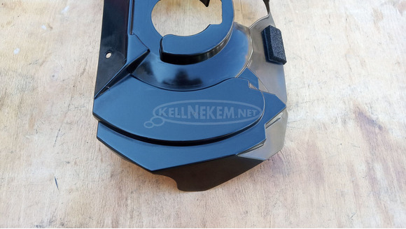 Suzuki Burgman 250 - 400 (merci lámpás) első villa körüli műanyag - 5/8