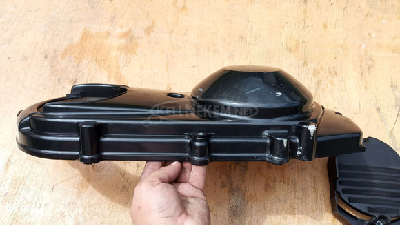 Suzuki Burgman 250 (merci lámpás) kuplung fedél burkolat
