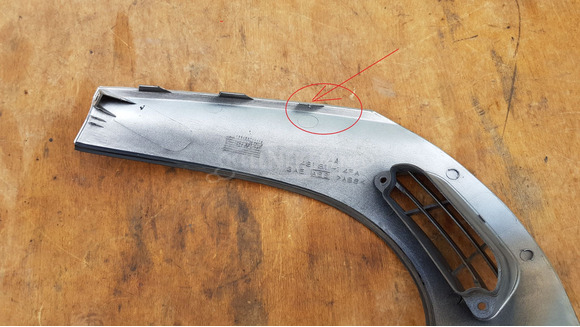 Suzuki Burgman 250 - 400 (merci lámpás) plexi takaró idom sérült - 5/7