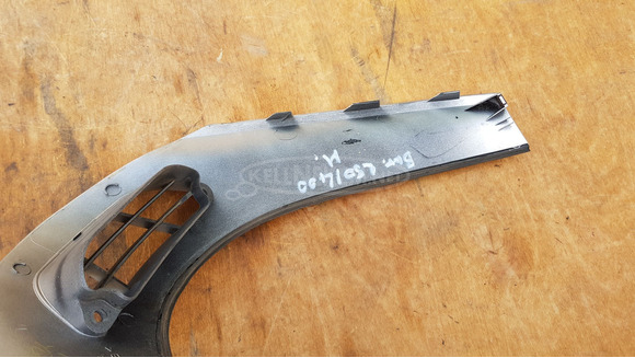 Suzuki Burgman 250 - 400 (merci lámpás) plexi takaró idom sérült - 6/7