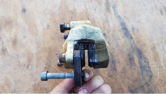 Piaggio x9 500 evo hátsó féknyereg