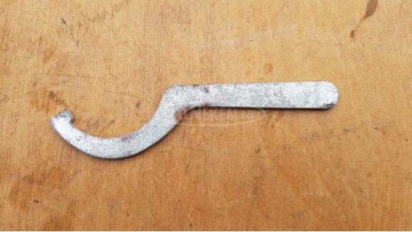 Piaggio x9 500 evo hátsó lengéscsillapító állító kulcs - 1/2