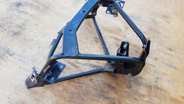 Piaggio X9 125 - 500 első idom tartó konzol