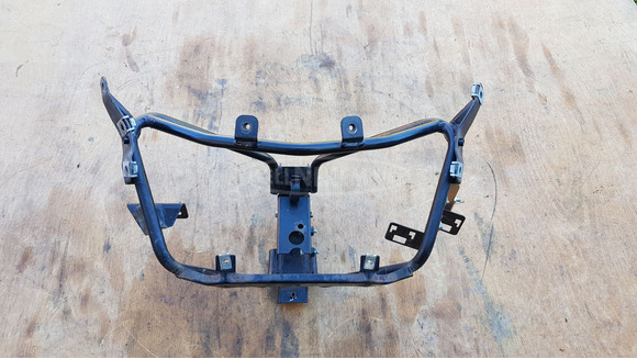 Piaggio X9 125 - 500 első idom tartó konzol - 4/8