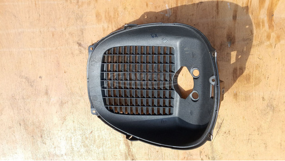 Piaggio X9 125 - 500 hűtő előtti idom