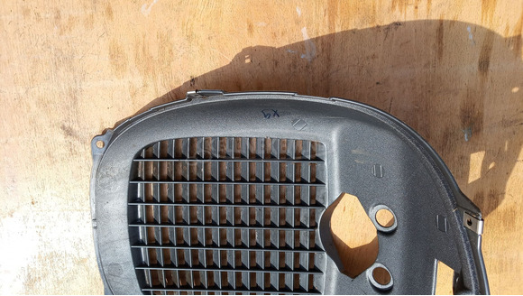 Piaggio X9 125 - 500 hűtő előtti idom