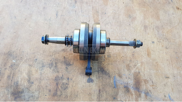 Piaggio x9 250 (honda blokkos) főtengely