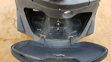 Piaggio x9 250 (honda blokkos) térdidom