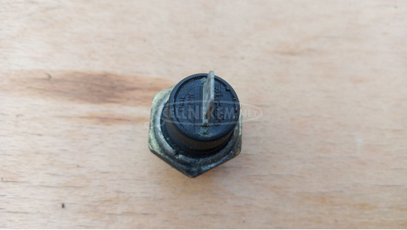 Piaggio X9 180 Amalfi olajnyomás gomba - 3/4