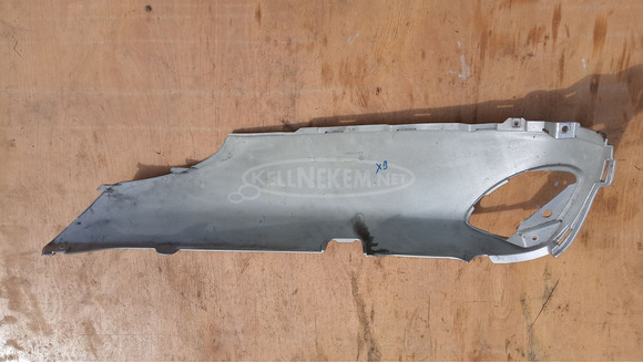 Piaggio X9 180 Amalfi oldalidom balos sérült