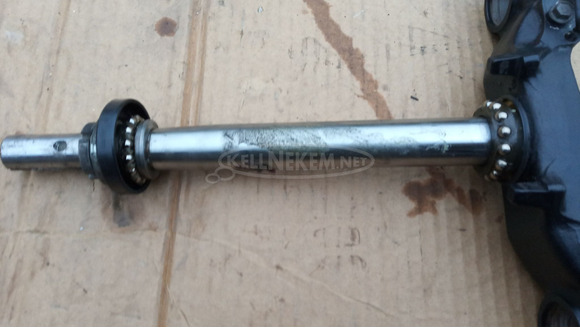 Suzuki Burgman 250 - 400 2003-2006 T szár kormányszár kormányoszlop