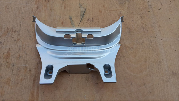 Suzuki Burgman 250 - 400 2003-2006 háttámla burkolat - 1/8