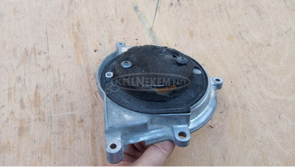 Suzuki Burgman 250 2003-2006 kuplung fedél