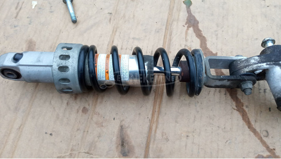 Suzuki Burgman 250 2003-2006 hátsó lengéscsillapító - 9/10