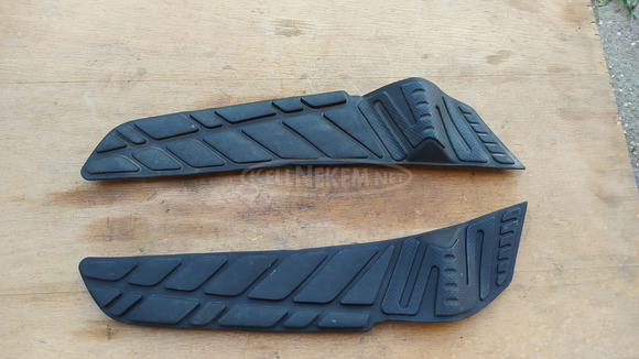 Suzuki Burgman 250 - 400 2003-2006 hátsó gumiszőnyeg pár - 1/6