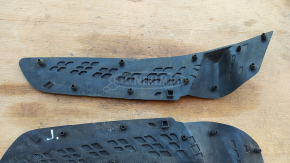 Suzuki Burgman 250 - 400 2003-2006 hátsó gumiszőnyeg pár - 6/6