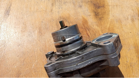 Suzuki Burgman 250 - 400 2003-2006 vízpumpa