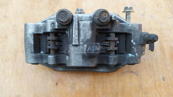 Suzuki Burgman 250 - 400 2003-2006 első féknyereg - 6/6