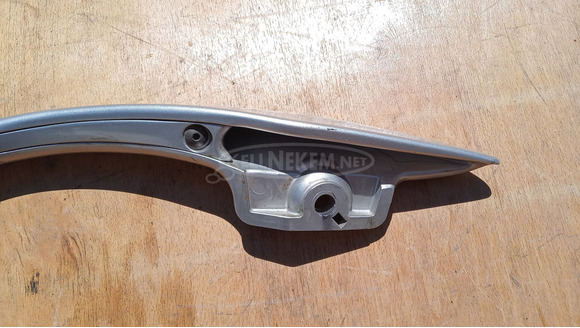 Suzuki Burgman 250 - 400 2003-2006 hátsó kapaszkodó jobbos - 5/8