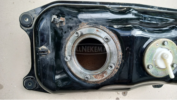 Suzuki Burgman 250 - 400 2003-2006 üzemanyag tank