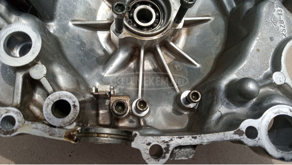 Suzuki Burgman 250 - 400 2003-2006 gyújtásfedél - 7/10