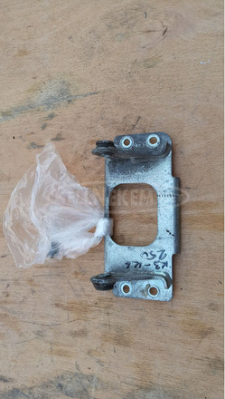 Suzuki Burgman 250 - 400 2003-2006 ülés zsanér - 1/8