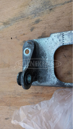 Suzuki Burgman 250 - 400 2003-2006 ülés zsanér - 3/8