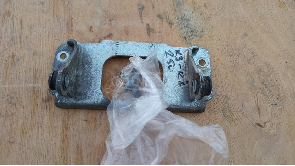 Suzuki Burgman 250 - 400 2003-2006 ülés zsanér - 5/8