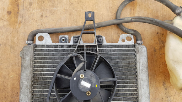 Piaggio Beverly 500 hűtő