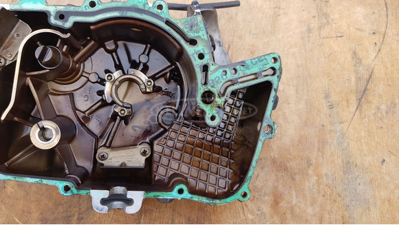 Piaggio Beverly 500 gyújtásfedél vízpumpával - 7/10