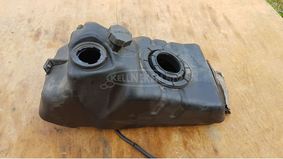 Piaggio Beverly 500 üzemanyag tank - 2/6